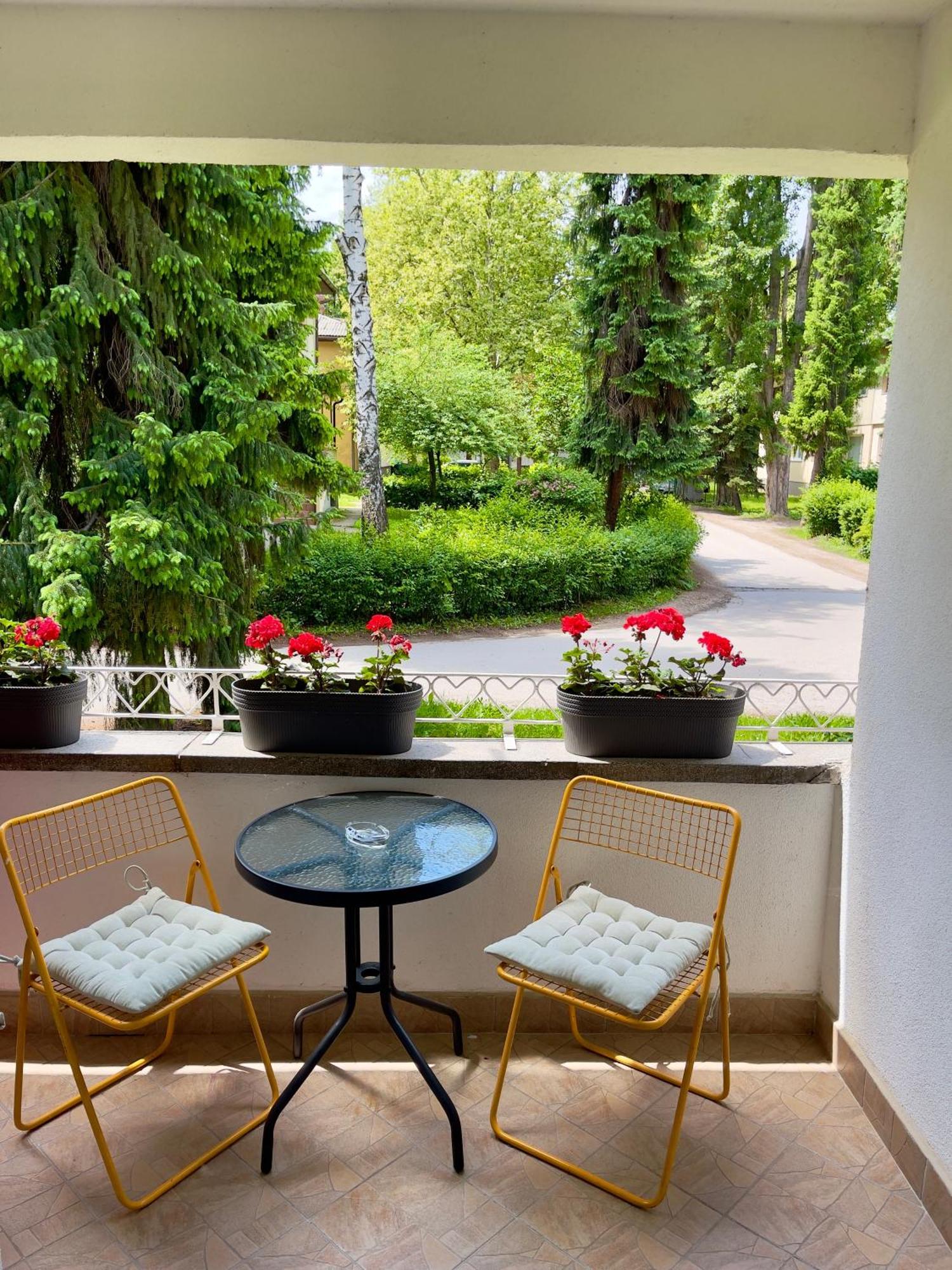 Anet Apartman Visoko Bagian luar foto